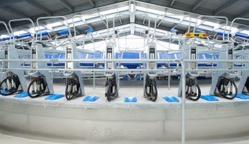 Роторные платформы с внешним оператором DeLaval PR1100TF и PR2250